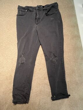 Express Women’s Black Distressed Skinny Jeans